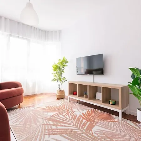 San With Private Parking Apartamento *